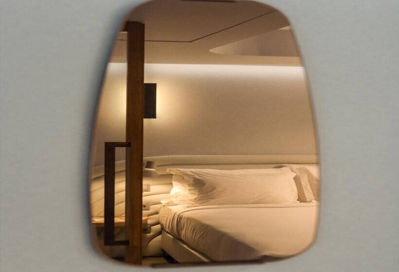 هتل The Views Oasis