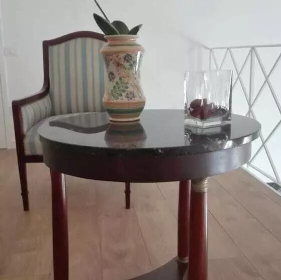 تختخواب و صبحانه Demetra Rooms