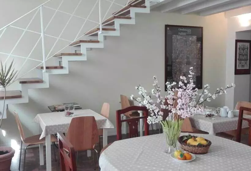 تختخواب و صبحانه Demetra Rooms