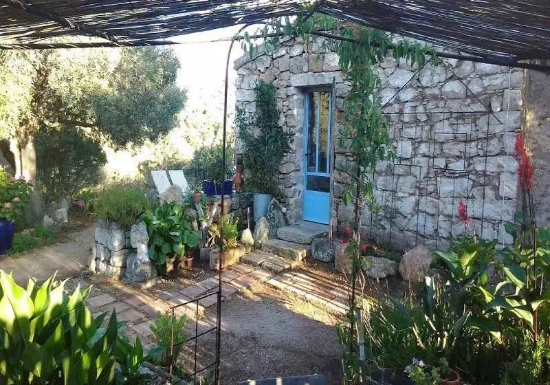 ベッドアンドブレックファースト Stazzu La Capretta Farm Camping & Guest Rooms