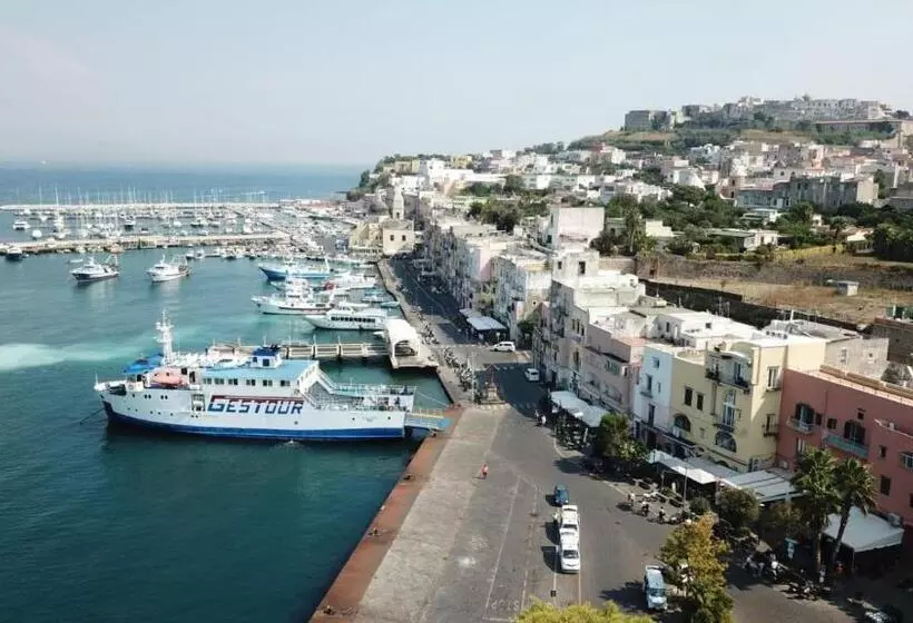 Aamiaismajoitus (B&B) Vento Di Mare