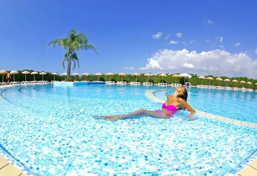 Hostelli Madama Club Village