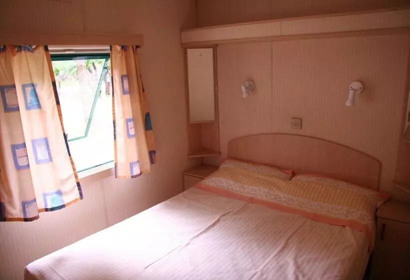 Hotelli Baia Calenella