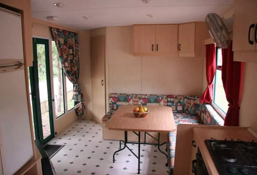 Hotelli Baia Calenella