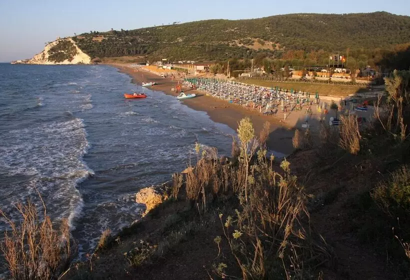 Hotelli Baia Calenella