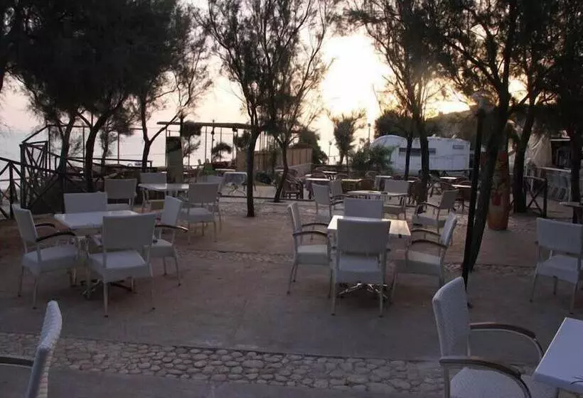 Hotelli Baia Calenella