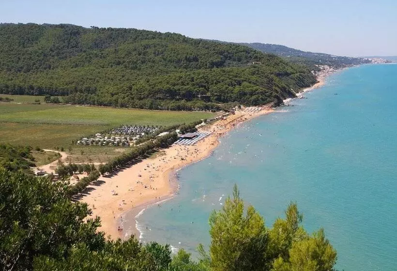 Hotelli Baia Calenella