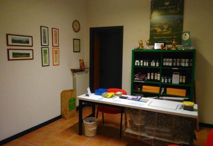 فندق ريفى I Tre Filari