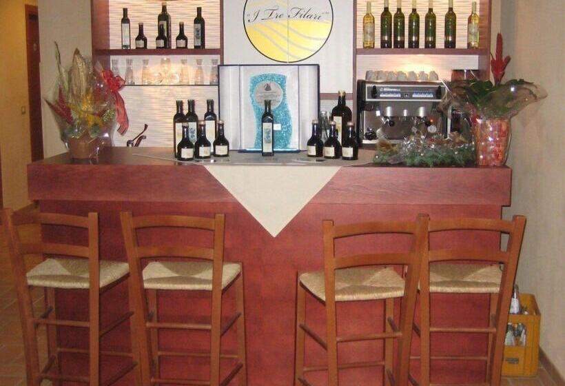 فندق ريفى I Tre Filari