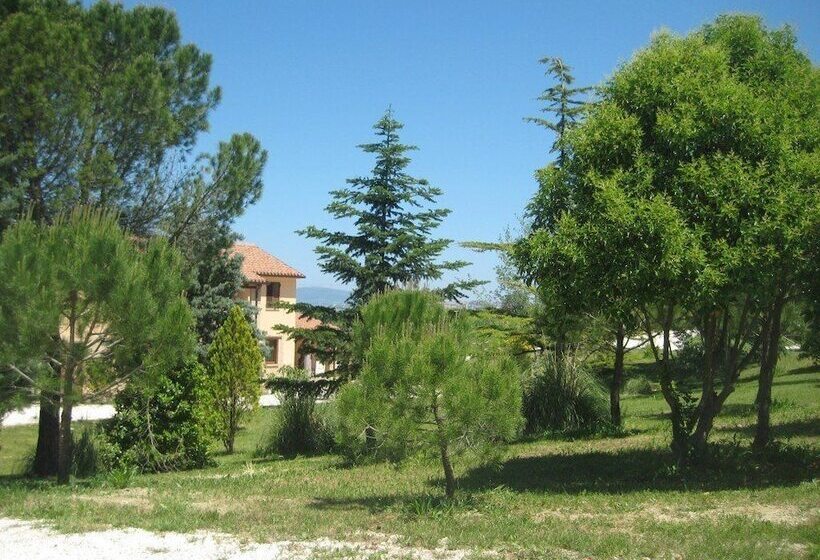 فندق ريفى I Tre Filari