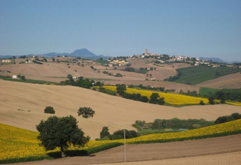 فندق ريفى I Tre Filari