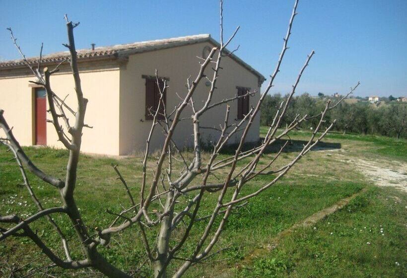 فندق ريفى I Tre Filari