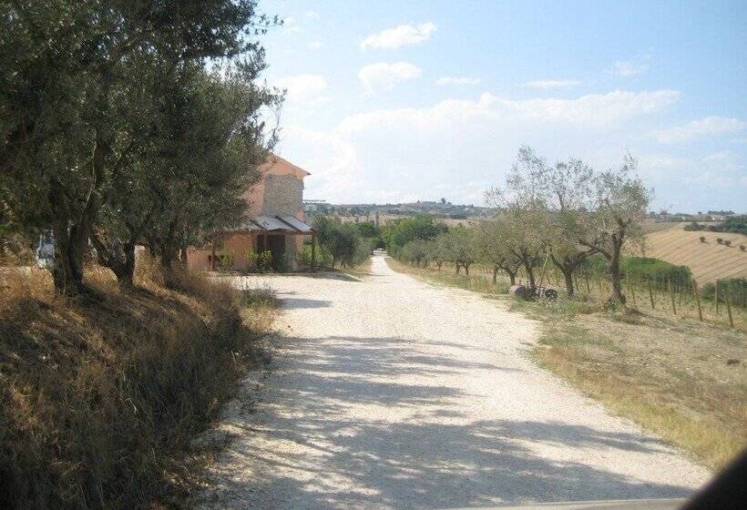 فندق ريفى I Tre Filari