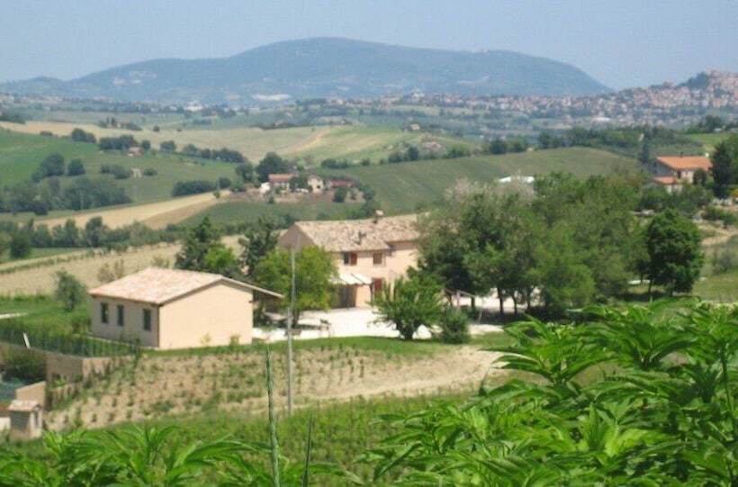 فندق ريفى I Tre Filari