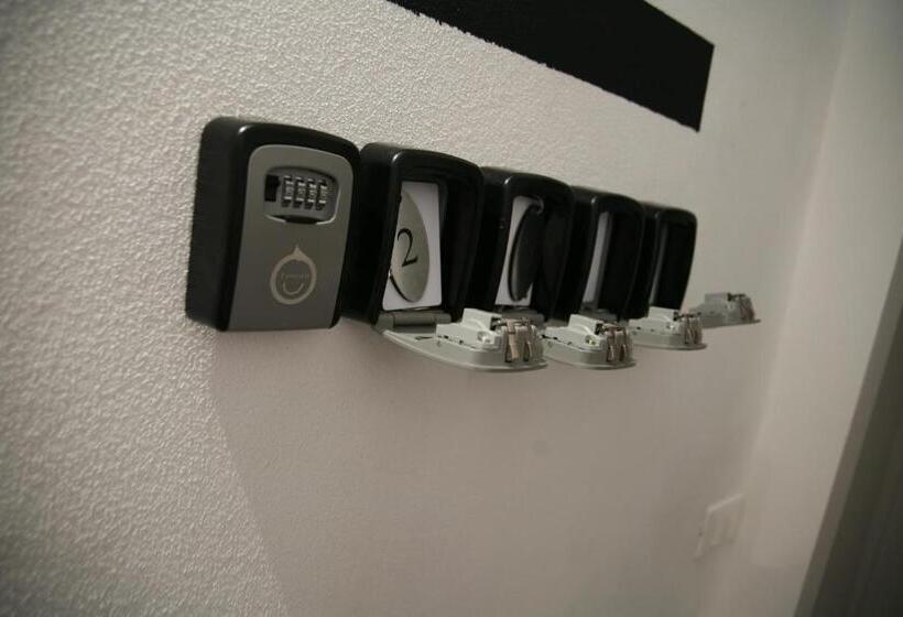 پانسیون Red Lion Guest House