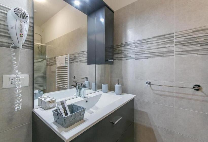 پانسیون Red Lion Guest House