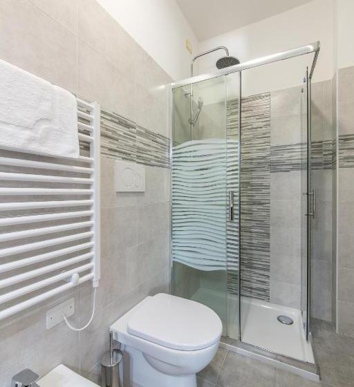 پانسیون Red Lion Guest House