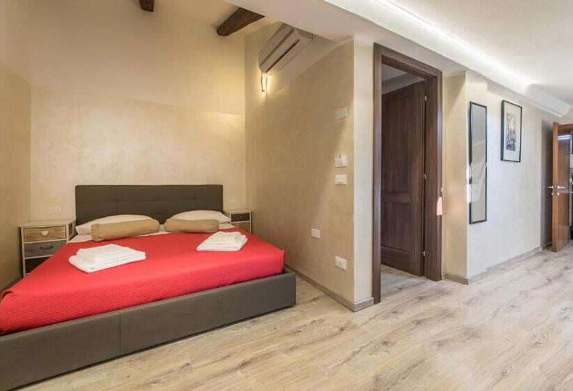 پانسیون Red Lion Guest House