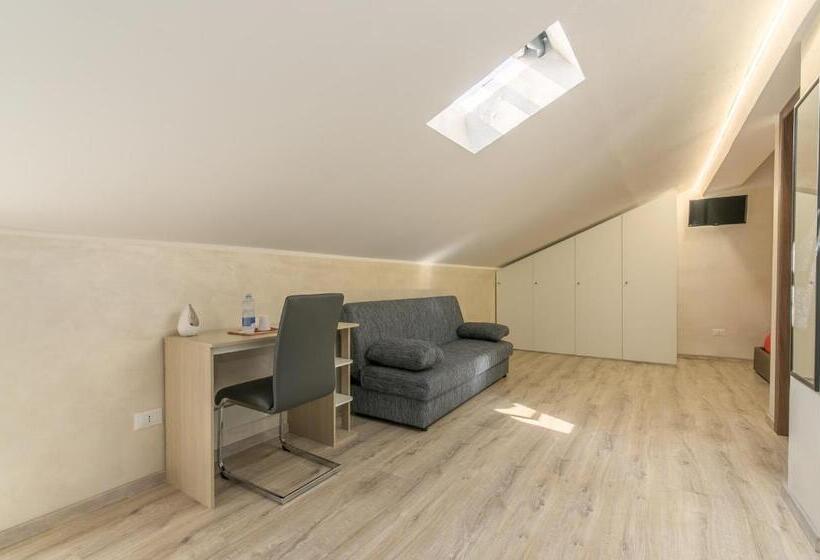 پانسیون Red Lion Guest House