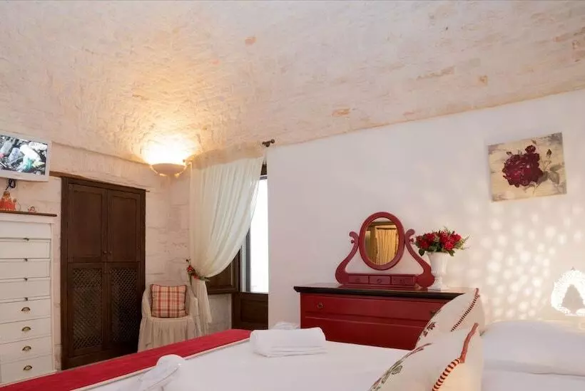 Hotelli Dimore Nel Tempo Widespread Homes & Trulli