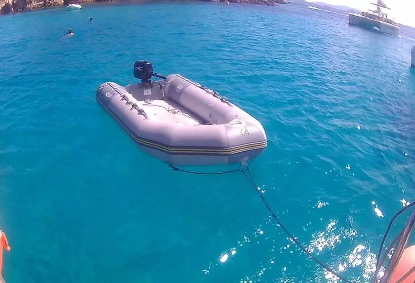 ホテル Scugnizza Smeralda