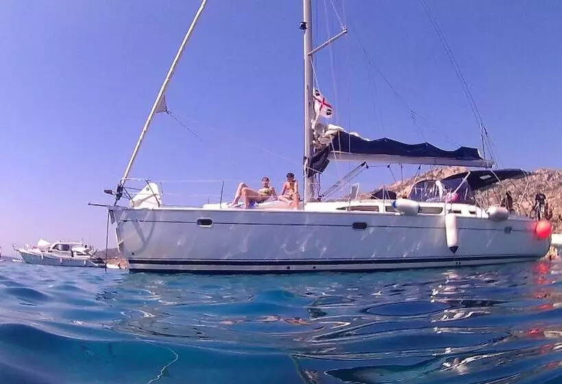 ホテル Scugnizza Smeralda