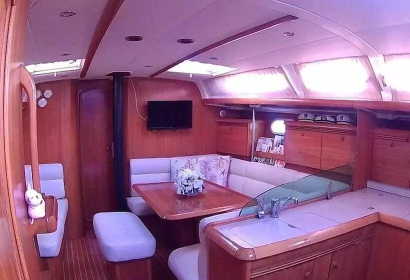 ホテル Scugnizza Smeralda