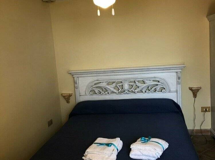 Pension (Hôtel basse catégorie) Terrazza Efesto