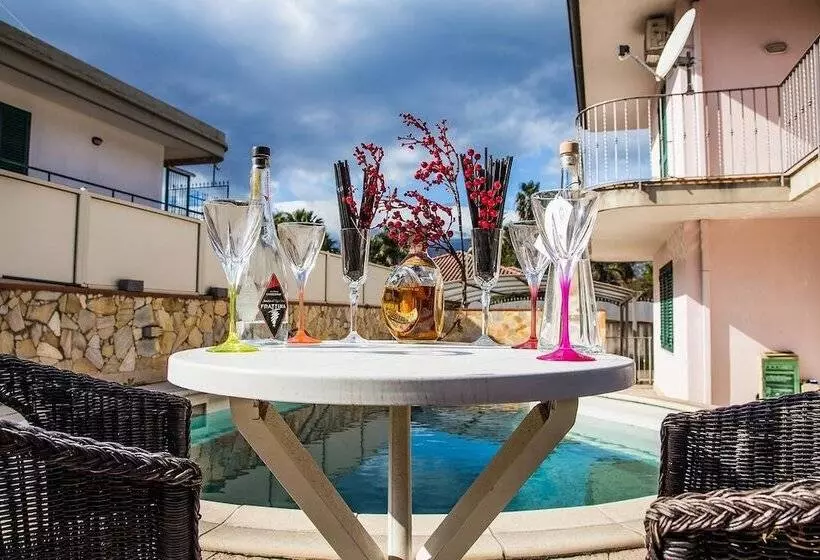 ペンション Villa Kalè