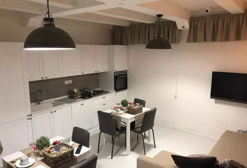 تختخواب و صبحانه Edera E Camelie