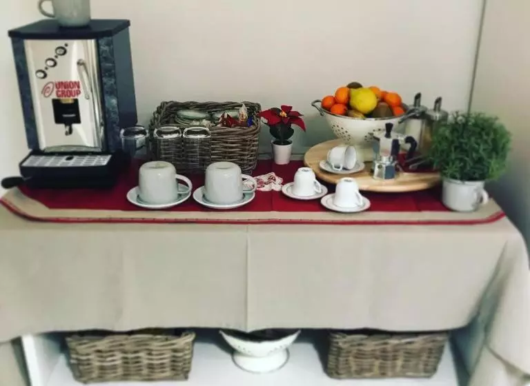 تختخواب و صبحانه Edera E Camelie