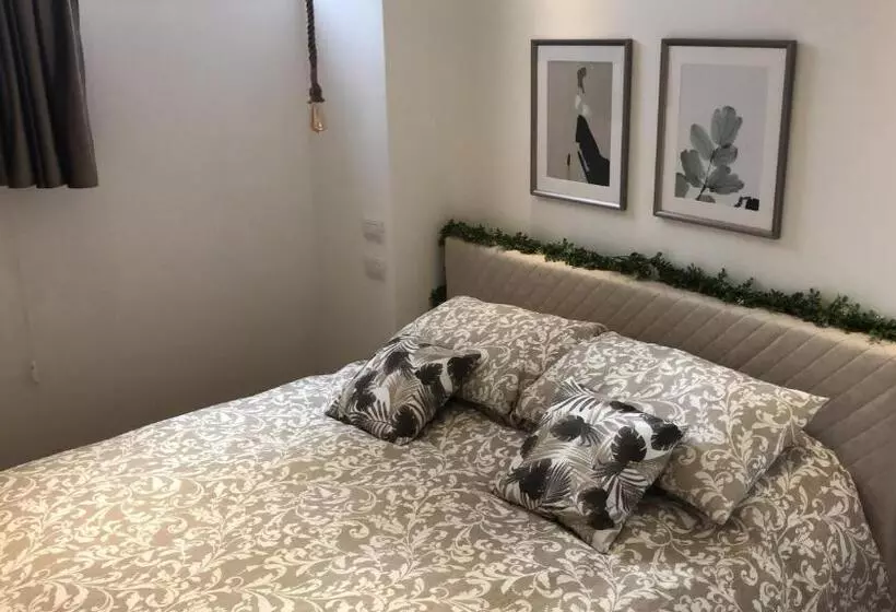 تختخواب و صبحانه Edera E Camelie