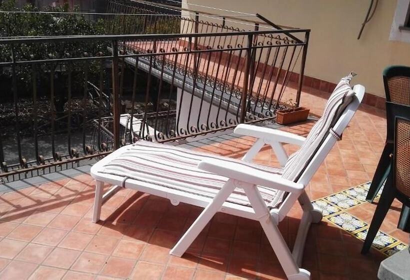 צימר La Rocca Del Gelsomino