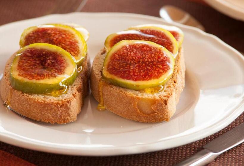 تختخواب و صبحانه Regina Di Ulivi