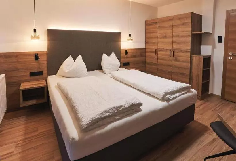 Aamiaismajoitus (B&B) Pension Sunnhofer