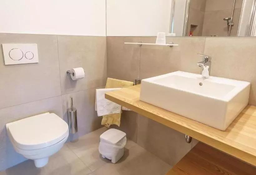 Aamiaismajoitus (B&B) Pension Sunnhofer