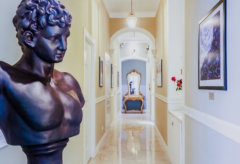 پانسیون L Opera Rooms & Suite