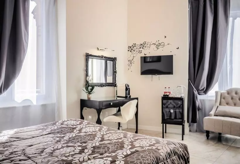 پانسیون L Opera Rooms & Suite