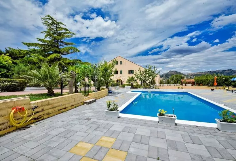 ペンション Villa Belvedere Lago Pergusa
