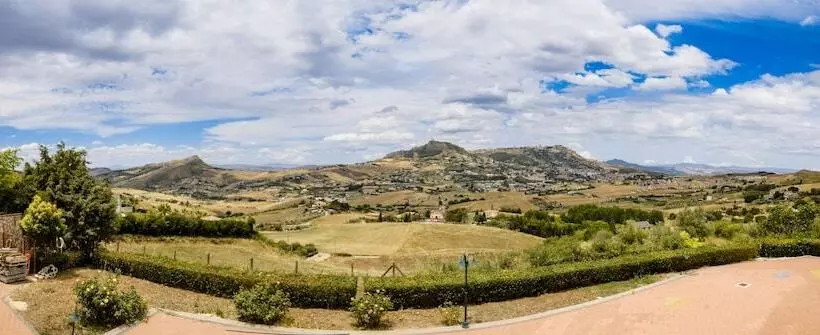 ペンション Villa Belvedere Lago Pergusa