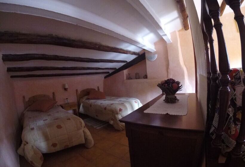 تختخواب و صبحانه Ca Calbet