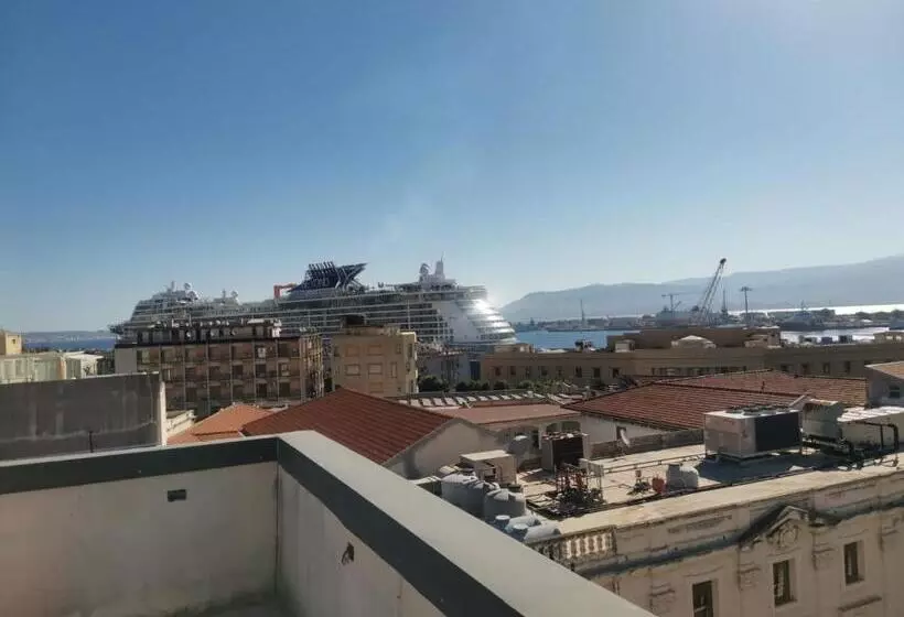 مسافرخانه Cineapollo  Ogni Camera Un Film!