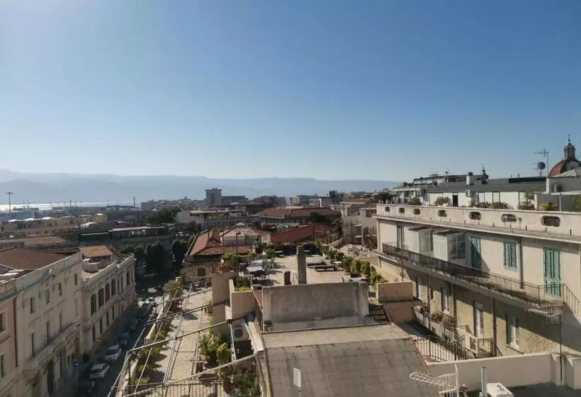 مسافرخانه Cineapollo  Ogni Camera Un Film!