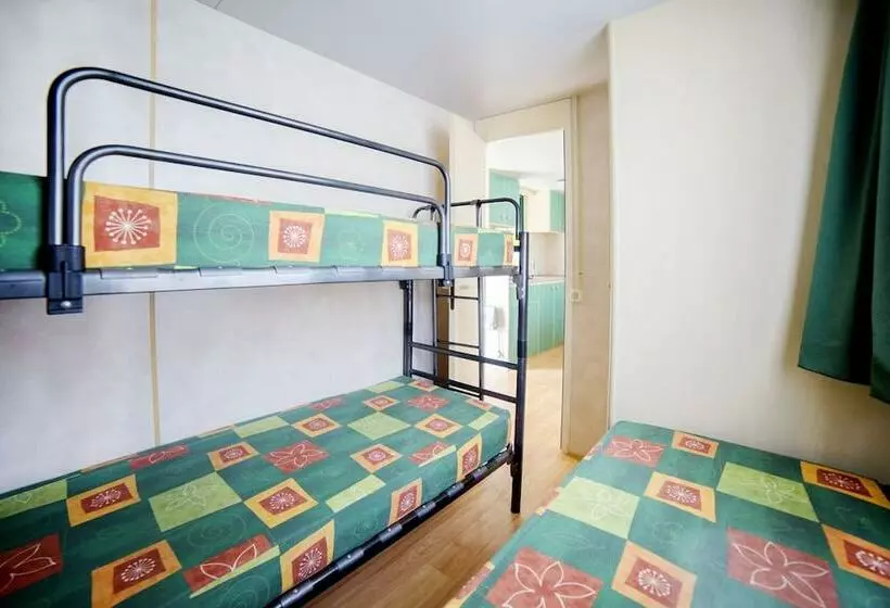 Hotelli Sereno Camping Holiday