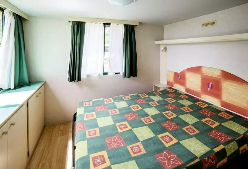 Hotelli Sereno Camping Holiday