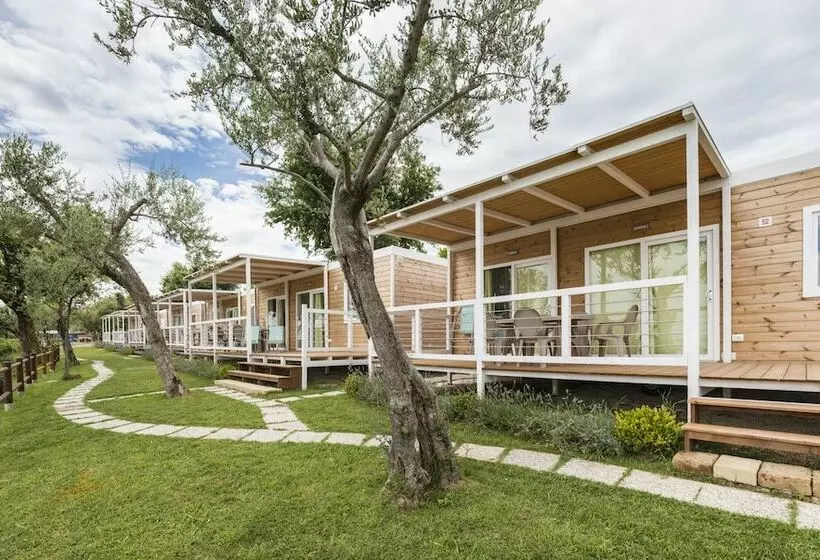 Hotelli Sereno Camping Holiday