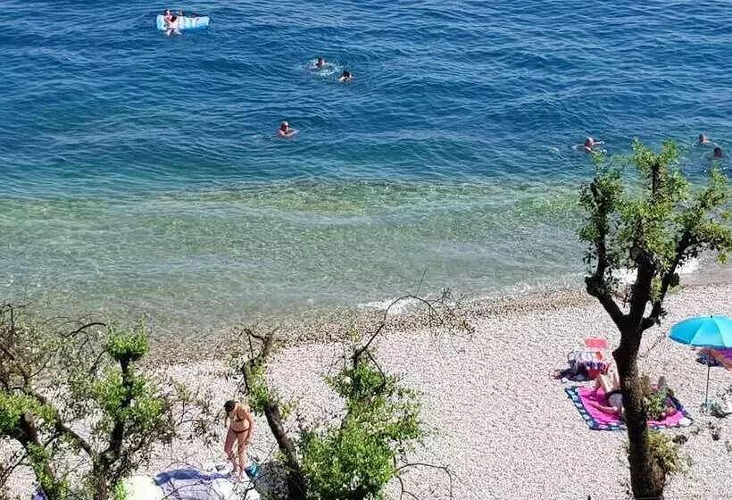 Hotelli Sereno Camping Holiday