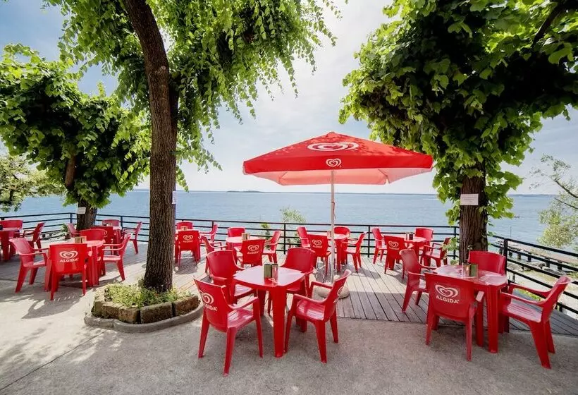 Hotelli Sereno Camping Holiday