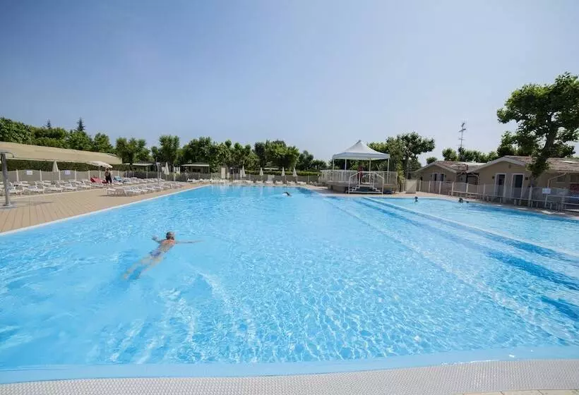 Hotelli Sereno Camping Holiday