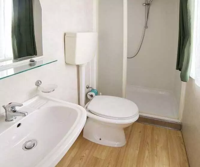 Hotelli Sereno Camping Holiday